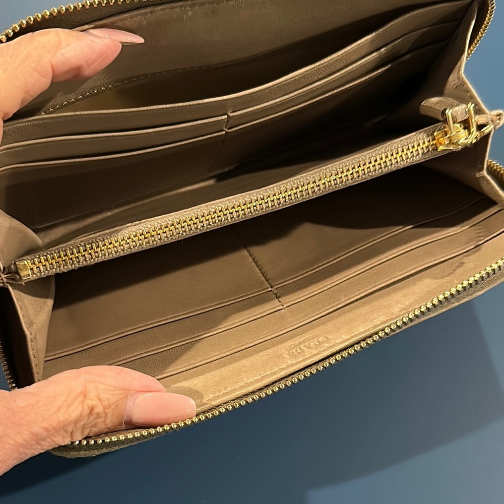 Prada Tan Leather Wallet with Elegant Ruched Design - Picture 6 of 10